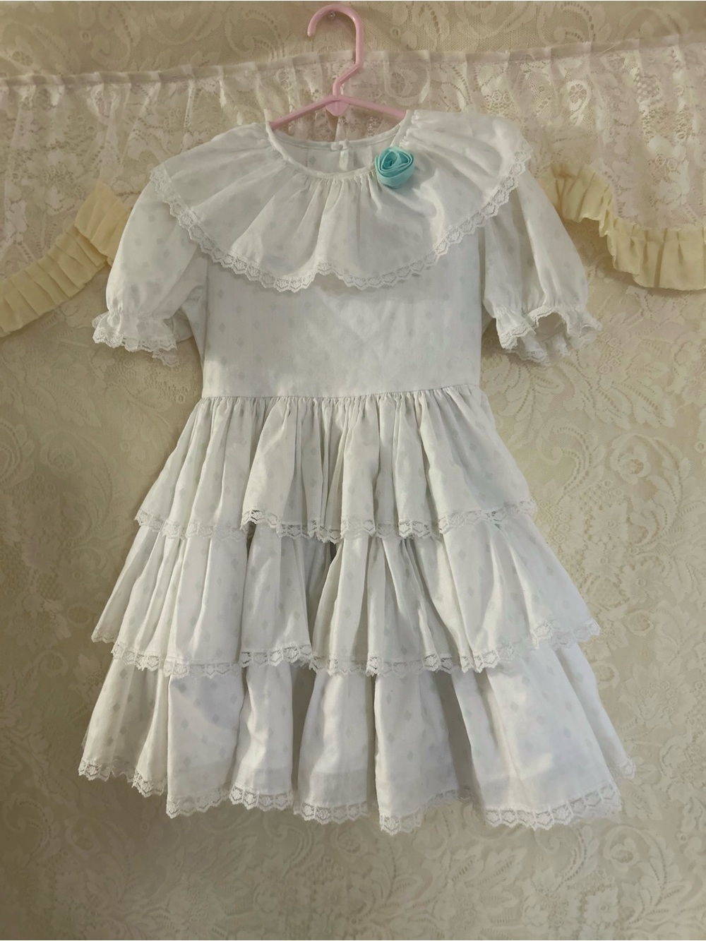 Vintage kids White Tiered Ruffle Dress with Floral Accent size 6